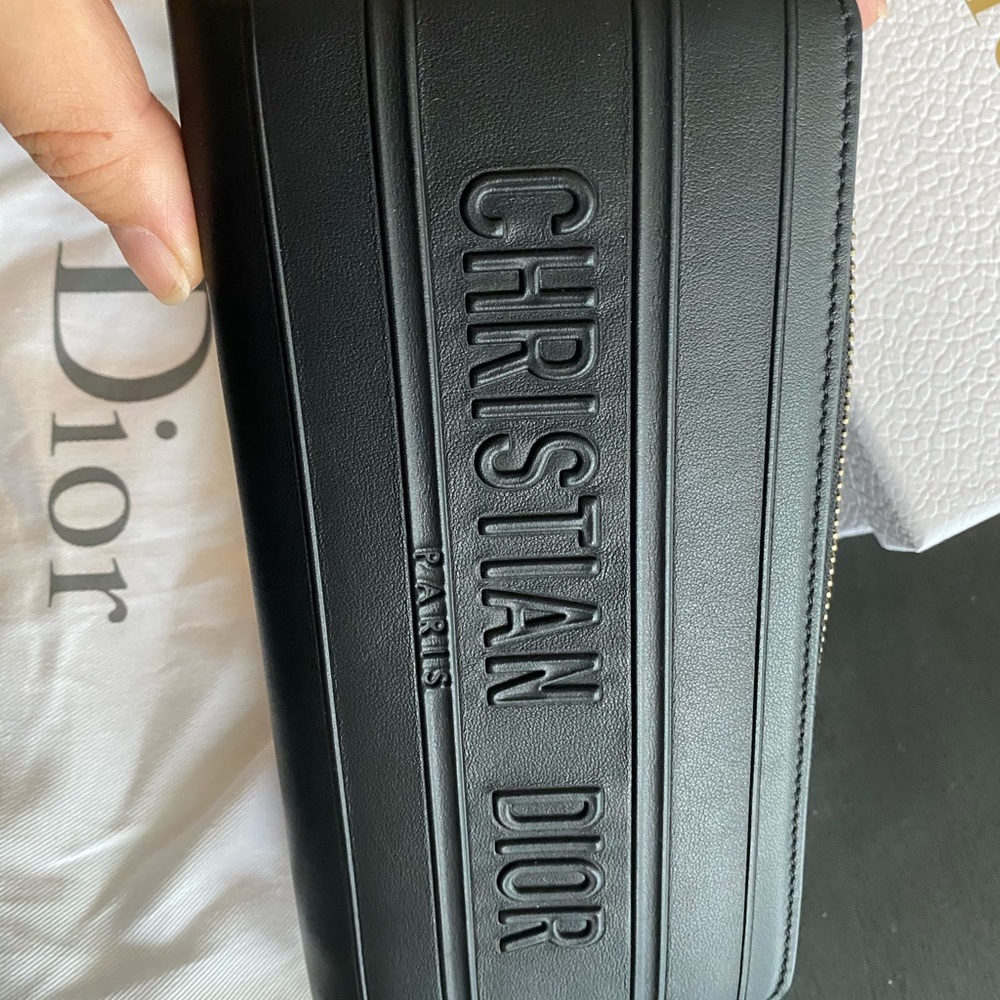 Dior wallet